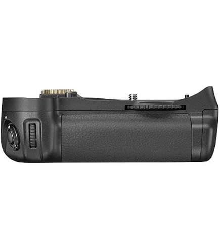 Amazon | Nikon マルチパワーバッテリーパック MB-D10 | カメラ用